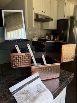 MAKE UP CASE COSMETIC TRAVEL CASE ROSE GOLD WITH LOCK AND KEY