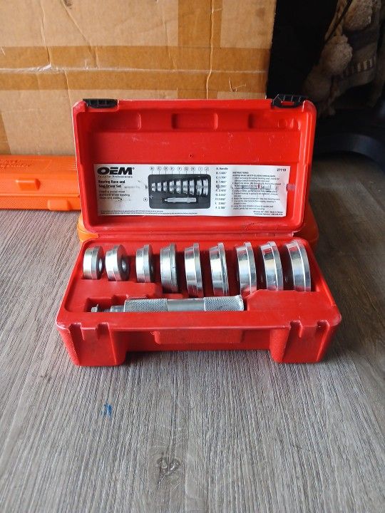 BEARING RACE AND SEAL DRIVER SET