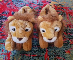 Plush Lion Slippers By Everberry