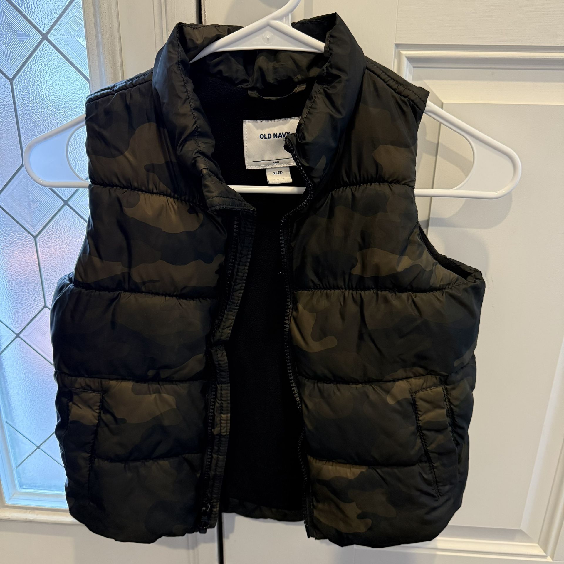 Old Navy Kids Puffer Camo Vest 
