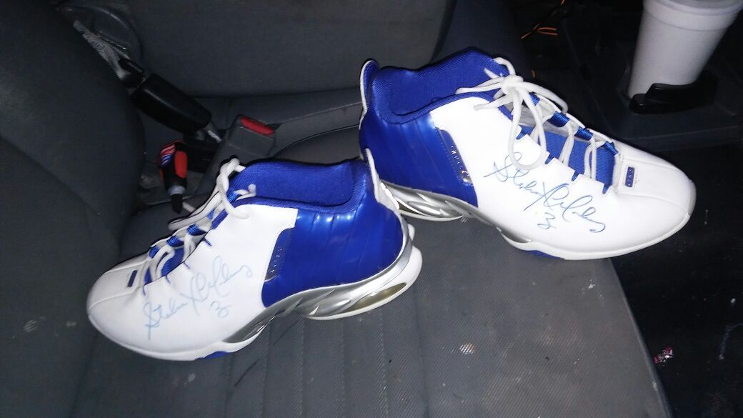 Autographed Stephen Marbury And 1 shoes