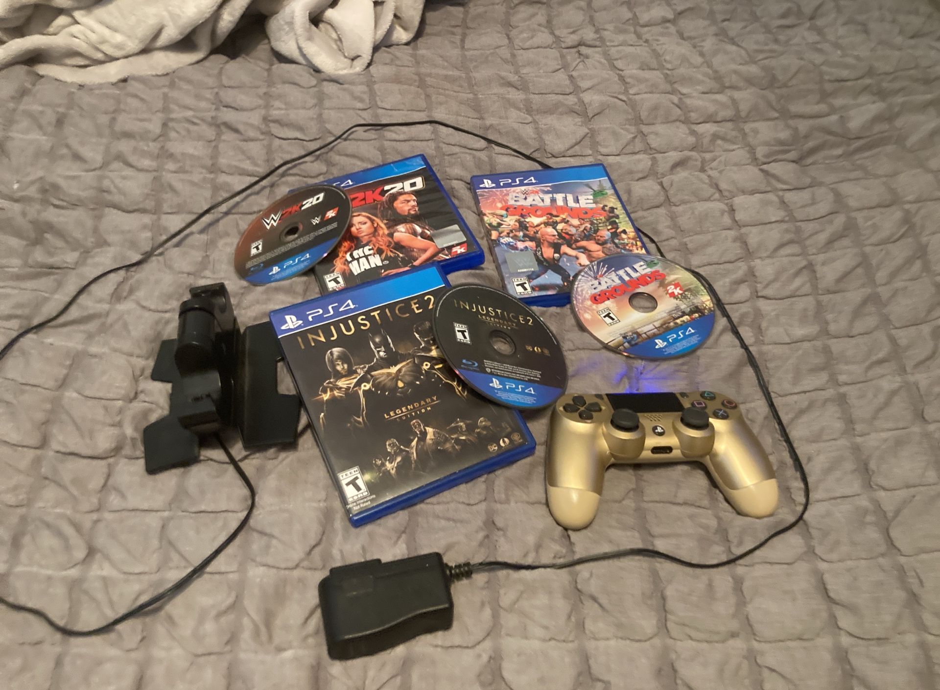 Games PS4 And Controller Also A Charger