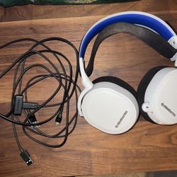 SteelSeries Arctis 7P+ Wireless Gaming Headset - Lossless 2.4 GHz - 30 Hour Battery Life - USB-C - 3