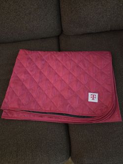 T mobile outdoor blanket
