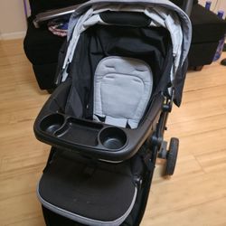 Graco Modes 3 Lite DLX Travel System. 