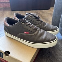 Levi Men’s Shoe 8.5