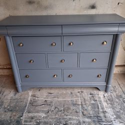DRESSER- GRAY