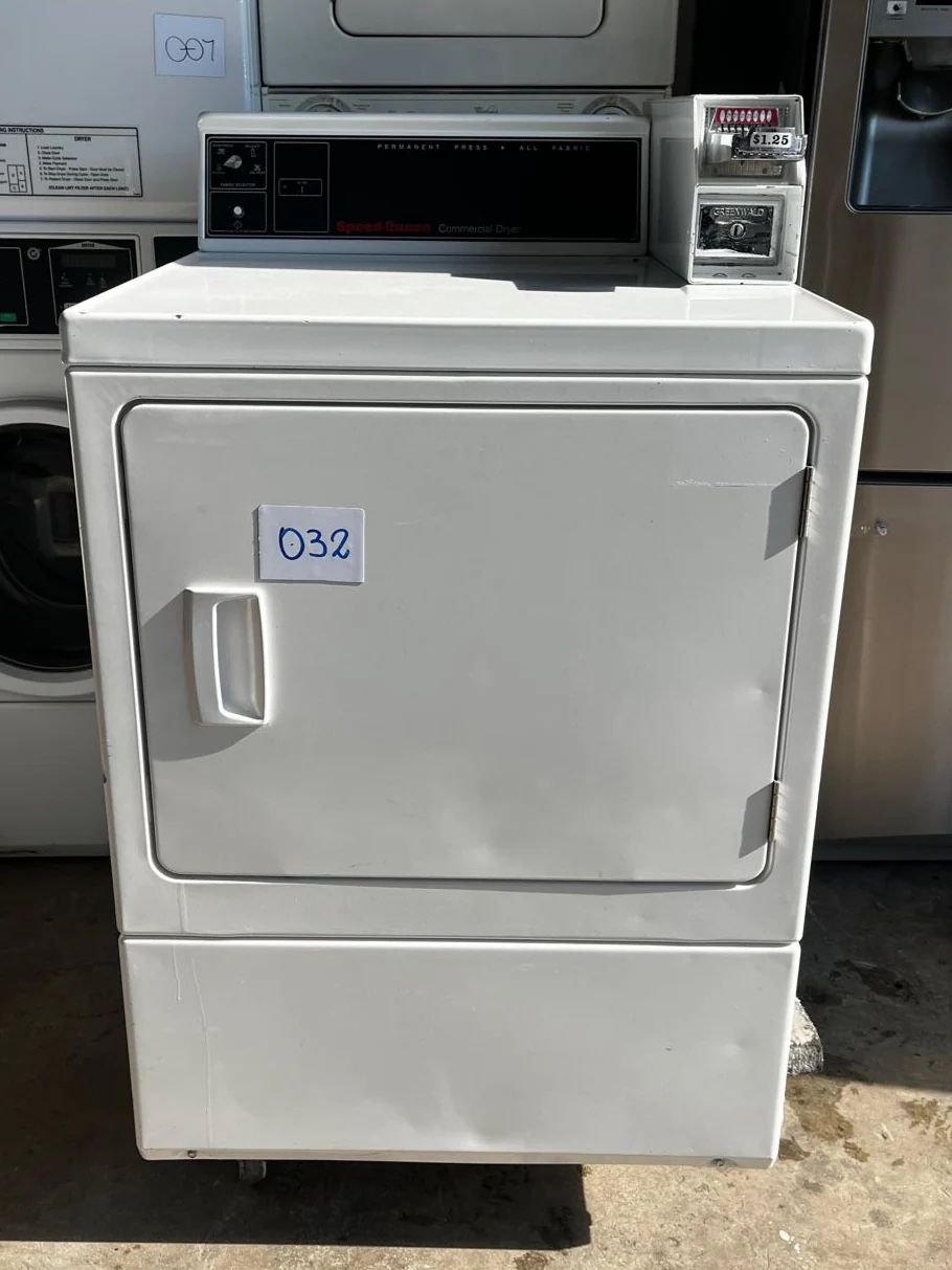 SPEED QUEEN 27 INCH GAS COMMERCIAL DRYER 