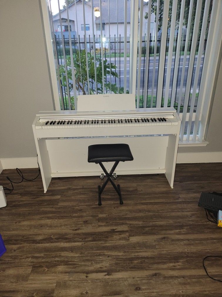 Casio Privia PX-870 Electric Piano