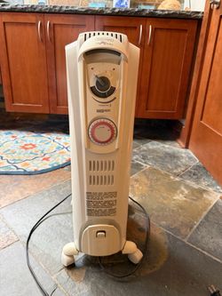 De'Longhi Dragon TRD0715T oil-filled radiator space heater,