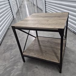 End Table ( 2x )