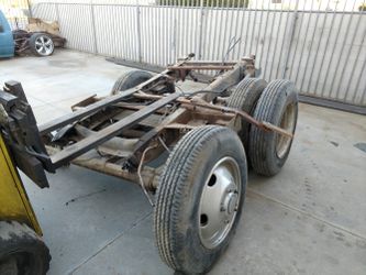 Tandem axles suspension