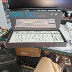 Logitech G915 TKL Light speed keyboard