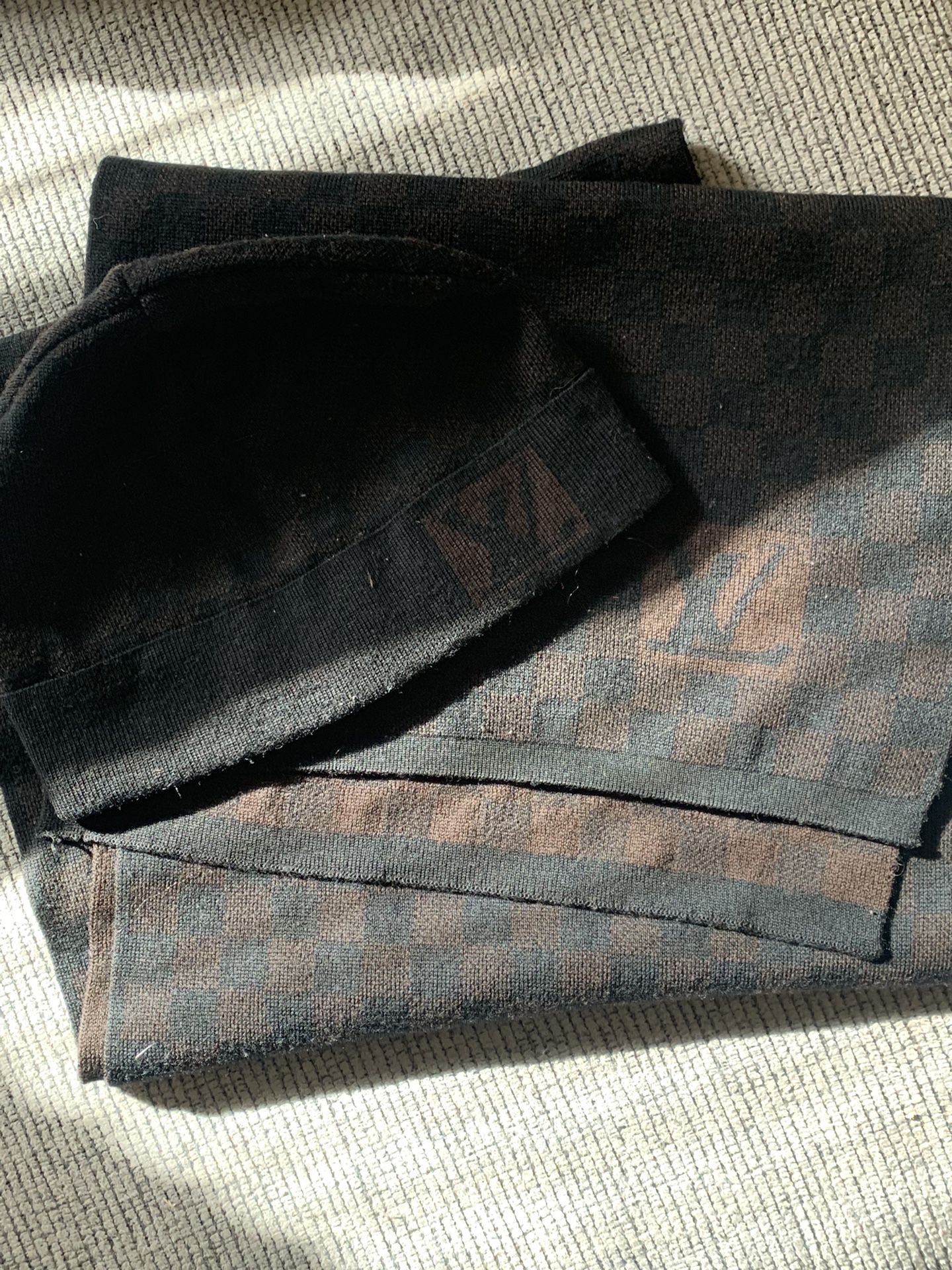 Authentic Damier Louis Vuitton Wool Scarf And Hat 