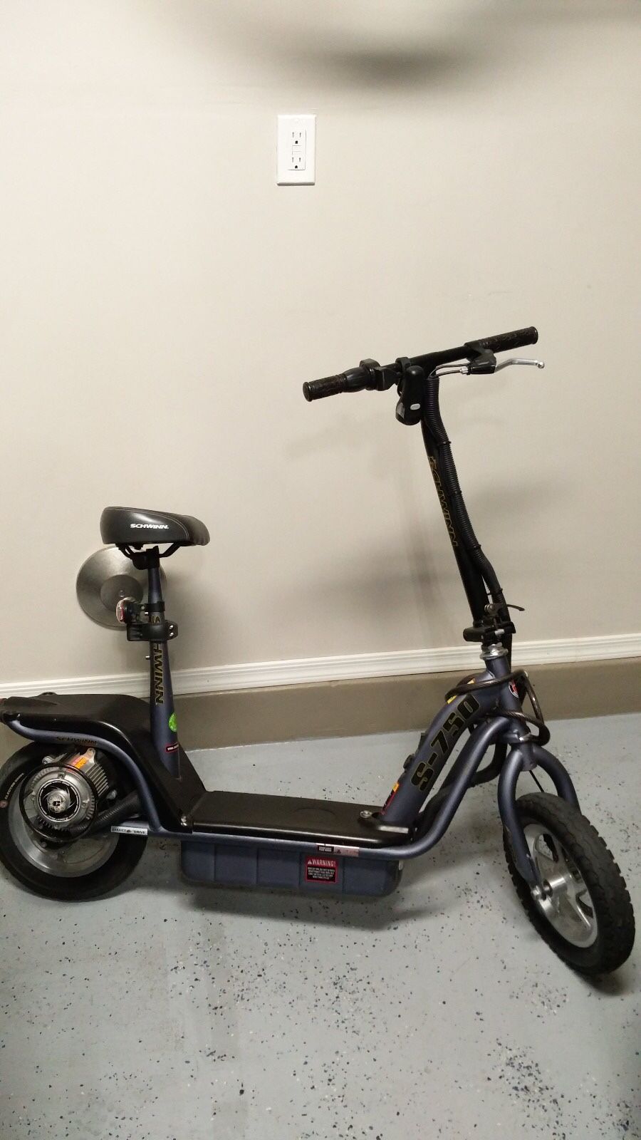 Schwinn S750 Electric Scooter