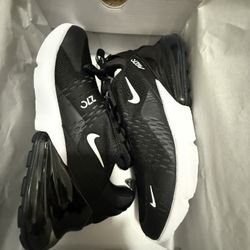 Nike Airmax 270 $150 Size 10 Women’s Deadstock