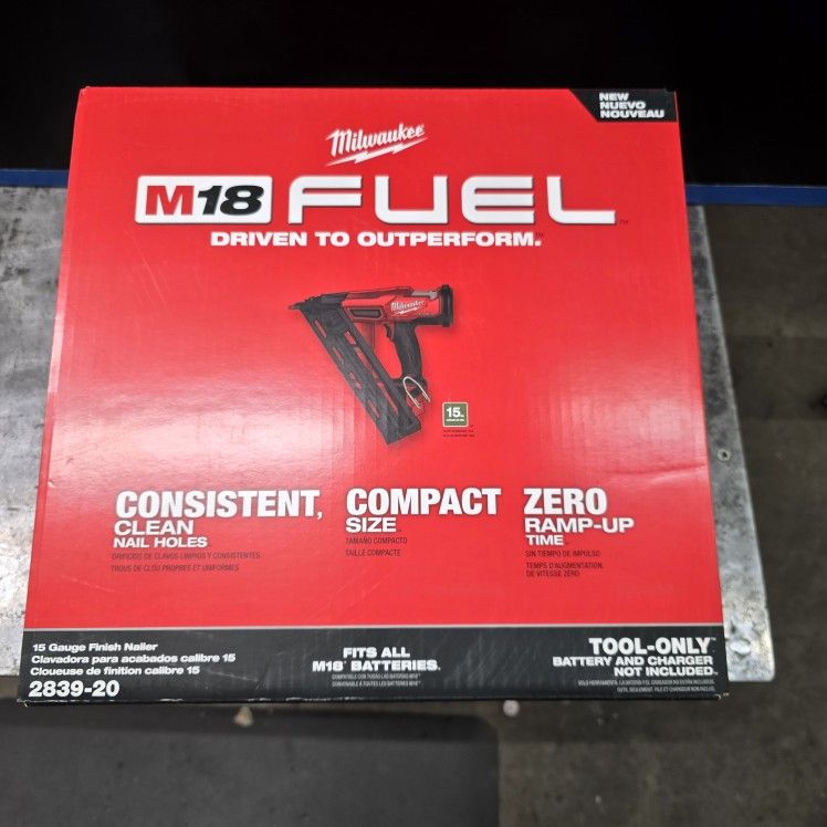 Milwaukee Finish Nailer 