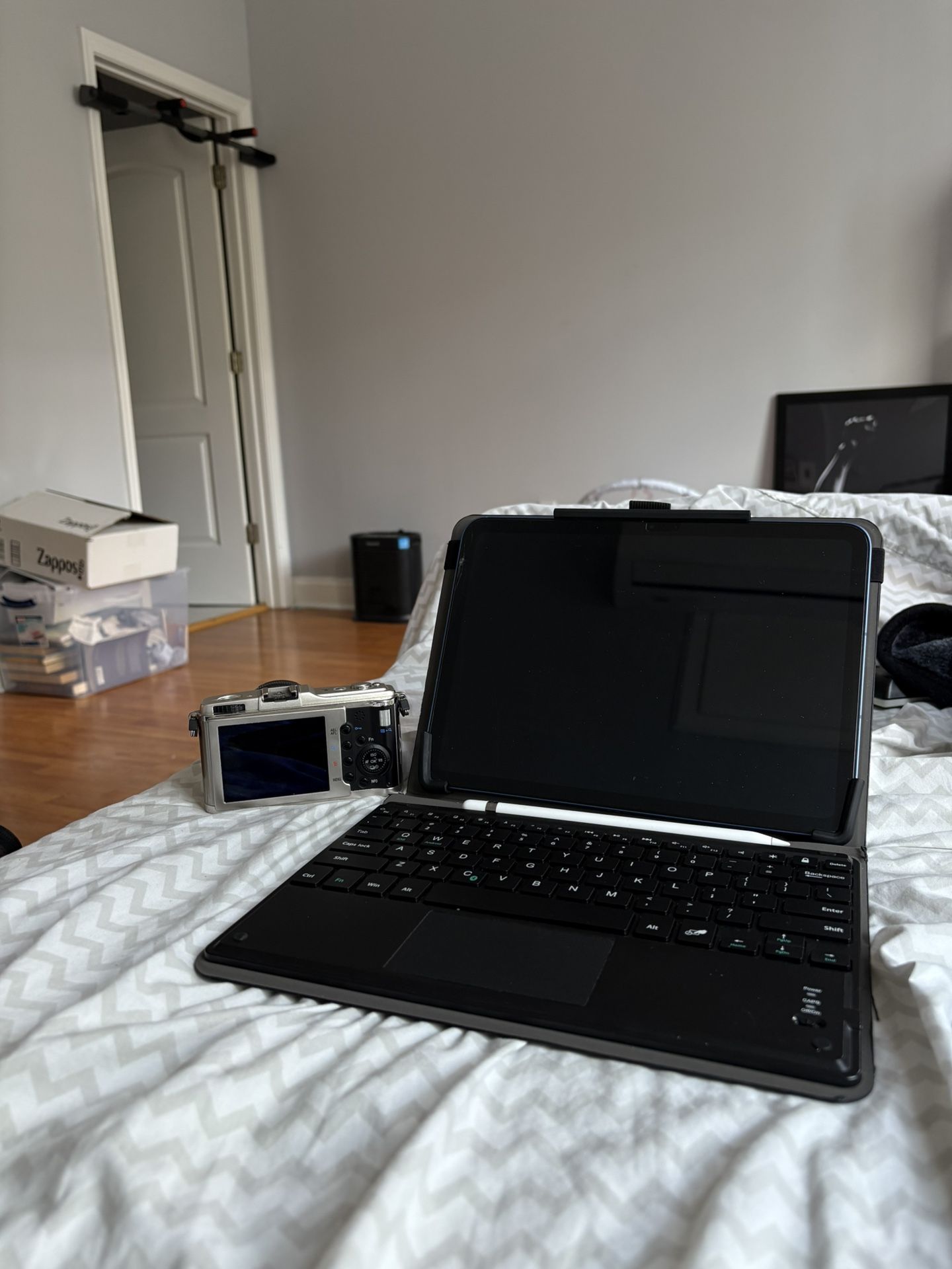 10th Gen Apple iPad With Digital Camera