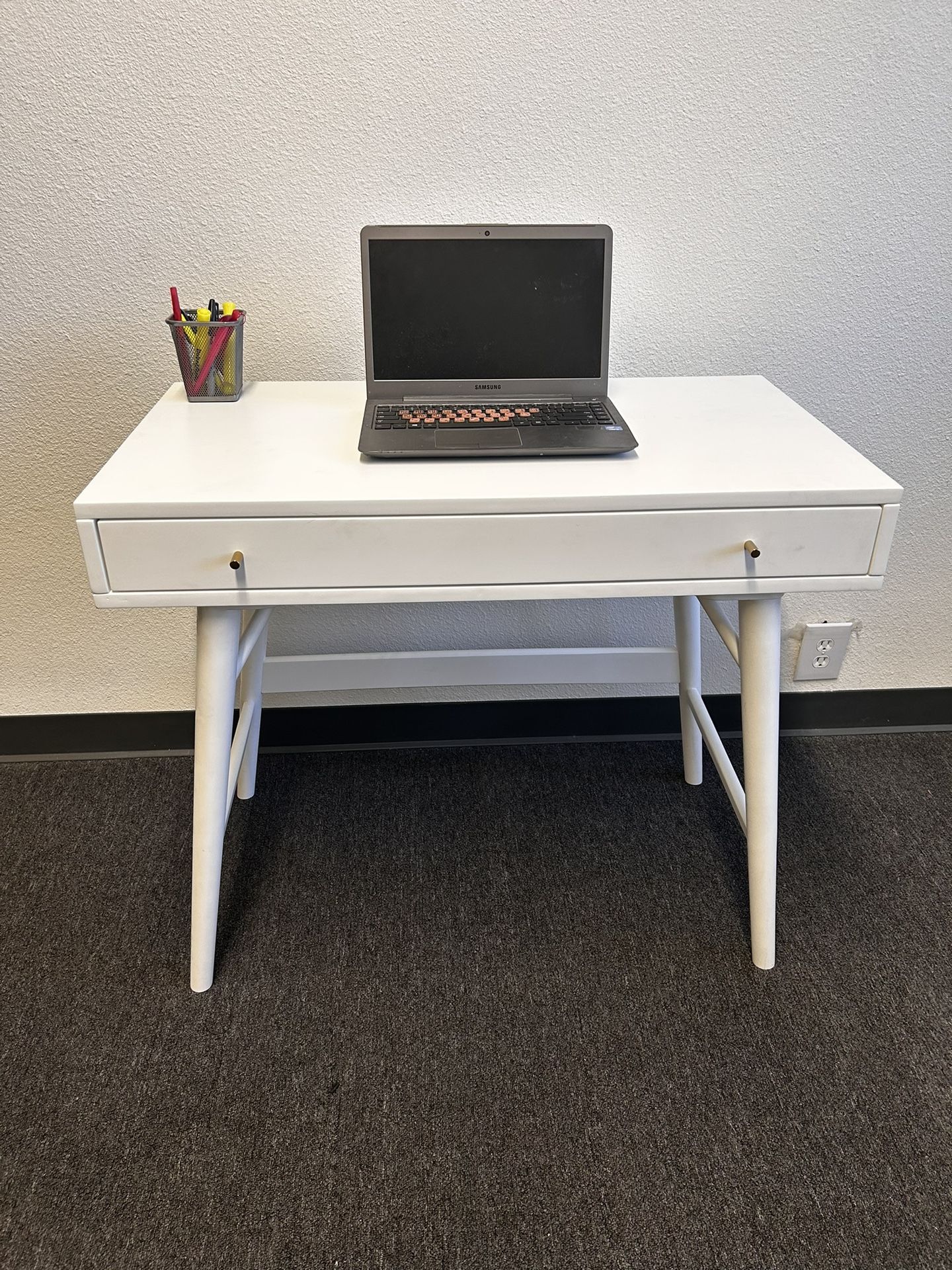White Wood Desk