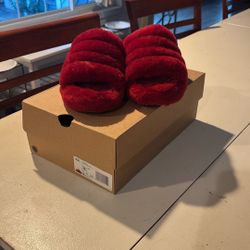 Ugg Fluffy slides