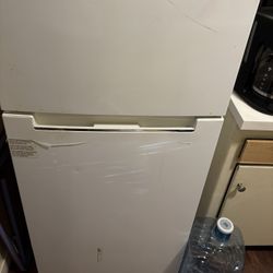 Magic Chef Refrigerator 
