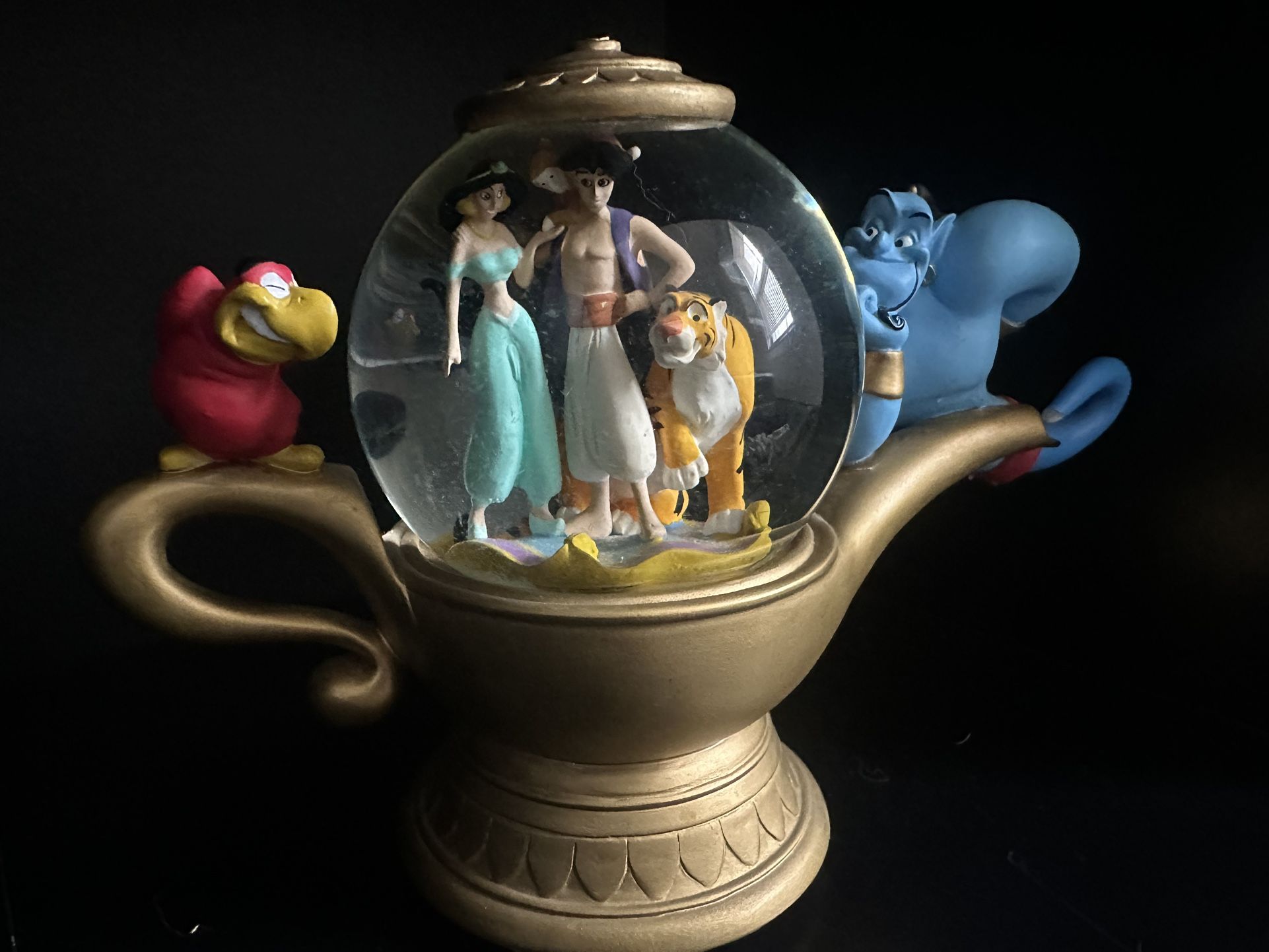 RARE Disney Aladdin Snow Globe