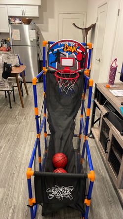 PENDINGPICKUPFree kids Basketball toy