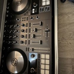 Traktor Kontrol S4