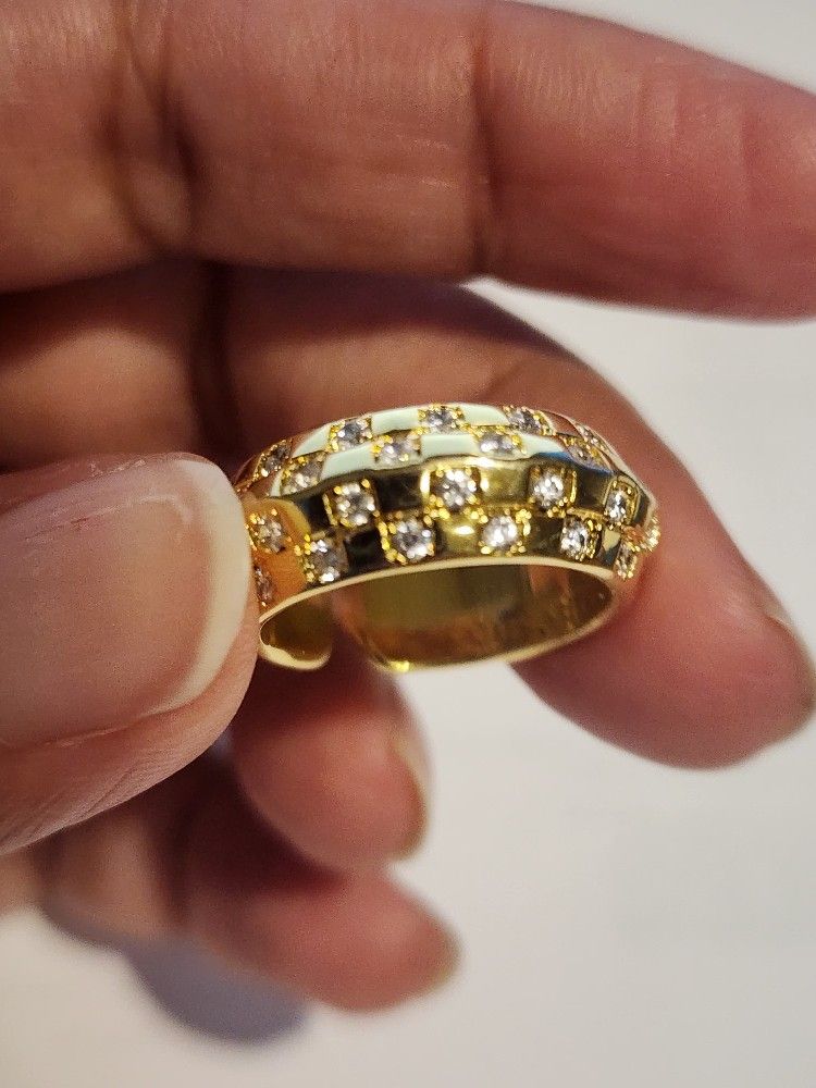 Louis Vuitton Ring Size 8