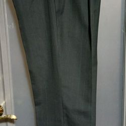 LIKE NEW MEN'S HAGGAR BRAND DRESS SLACKS, DARK GRAY/GREEN WITH LIGHT STRIPES, SIZE 33Wx30L