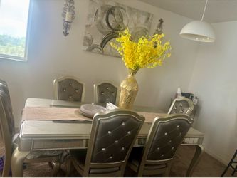 Table from rooms to go with 6 chairs