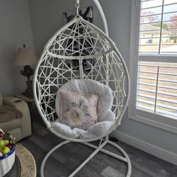Swinging Basket Chair
