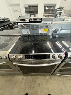 Stainless Steel Electric Range with Glass Cooktop