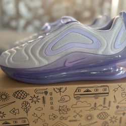 Nike Air Max 720 trainers in purple And Grey