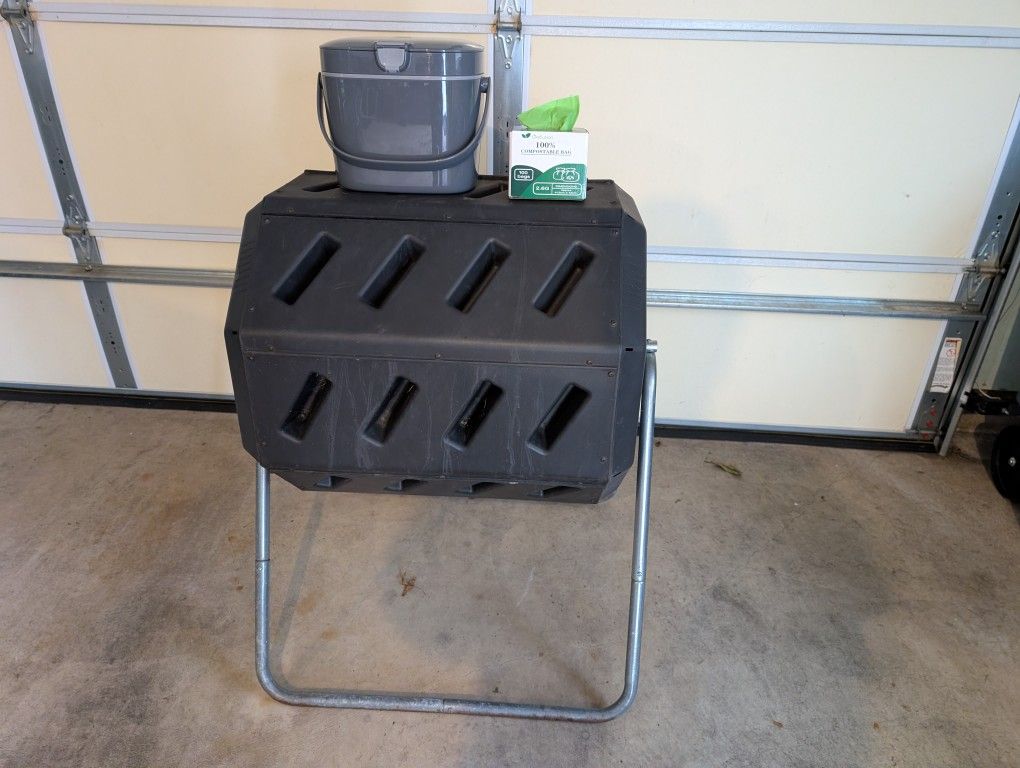 Outdoor Composter, Kitchen Compost Bin and Bags