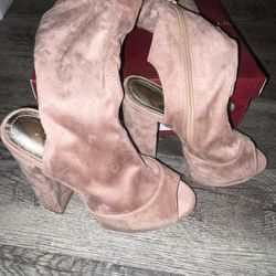 High Heel Boots 