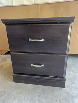2-Drawer Nightstand / Small Dresser