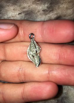 MONET white gold pendant