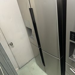 Refrigerator 