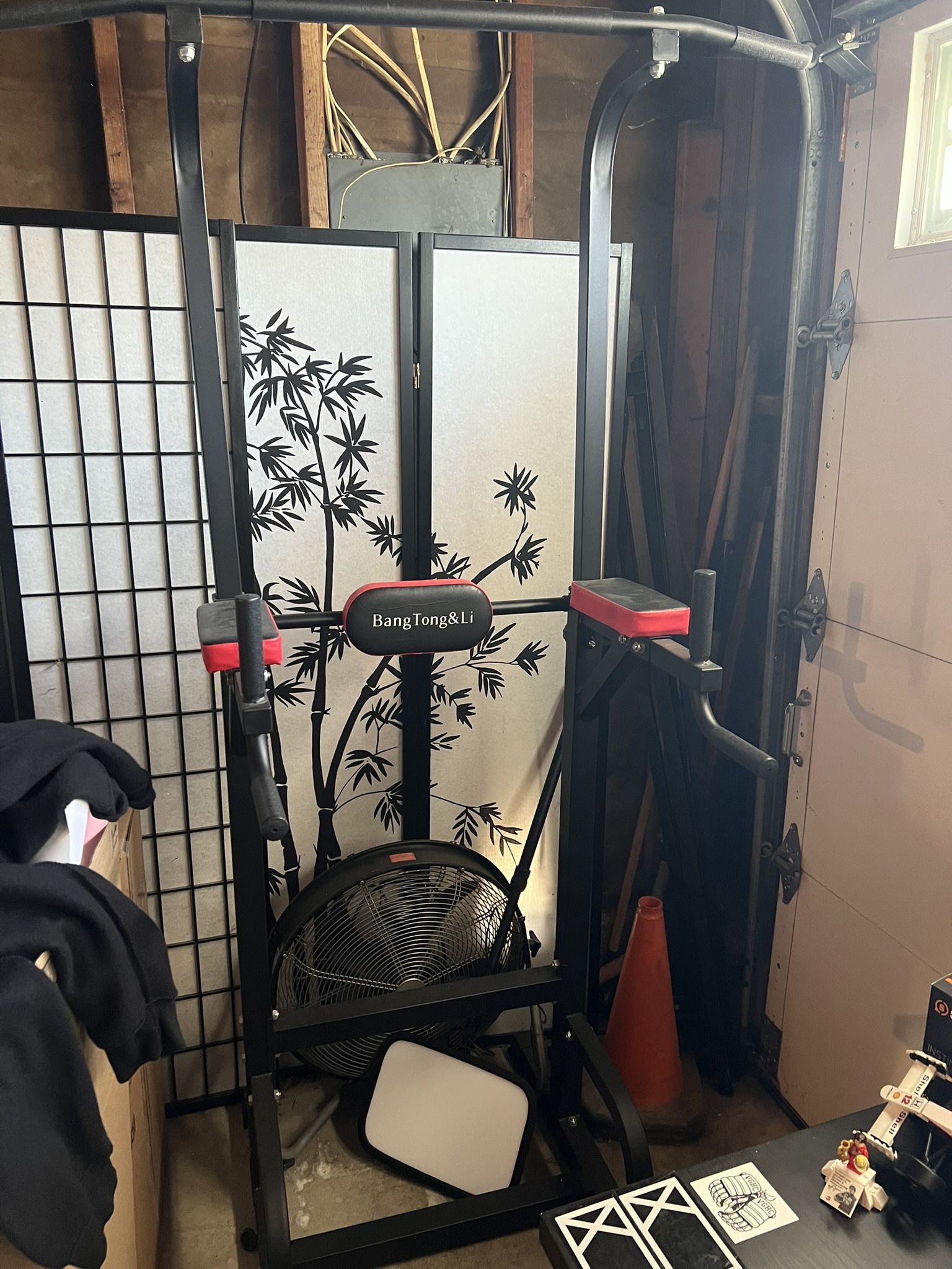 GARAGE SALE 10/11