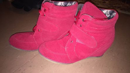 Red wedges sz 9