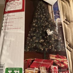 6’5 Christmas Tree W/ Lights