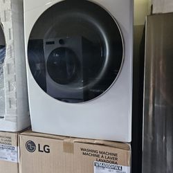 NEW !! LG THINQ STEAM WHITE FRONT LOAD WASHER AND GAS DRYER SEALED IN BOX 