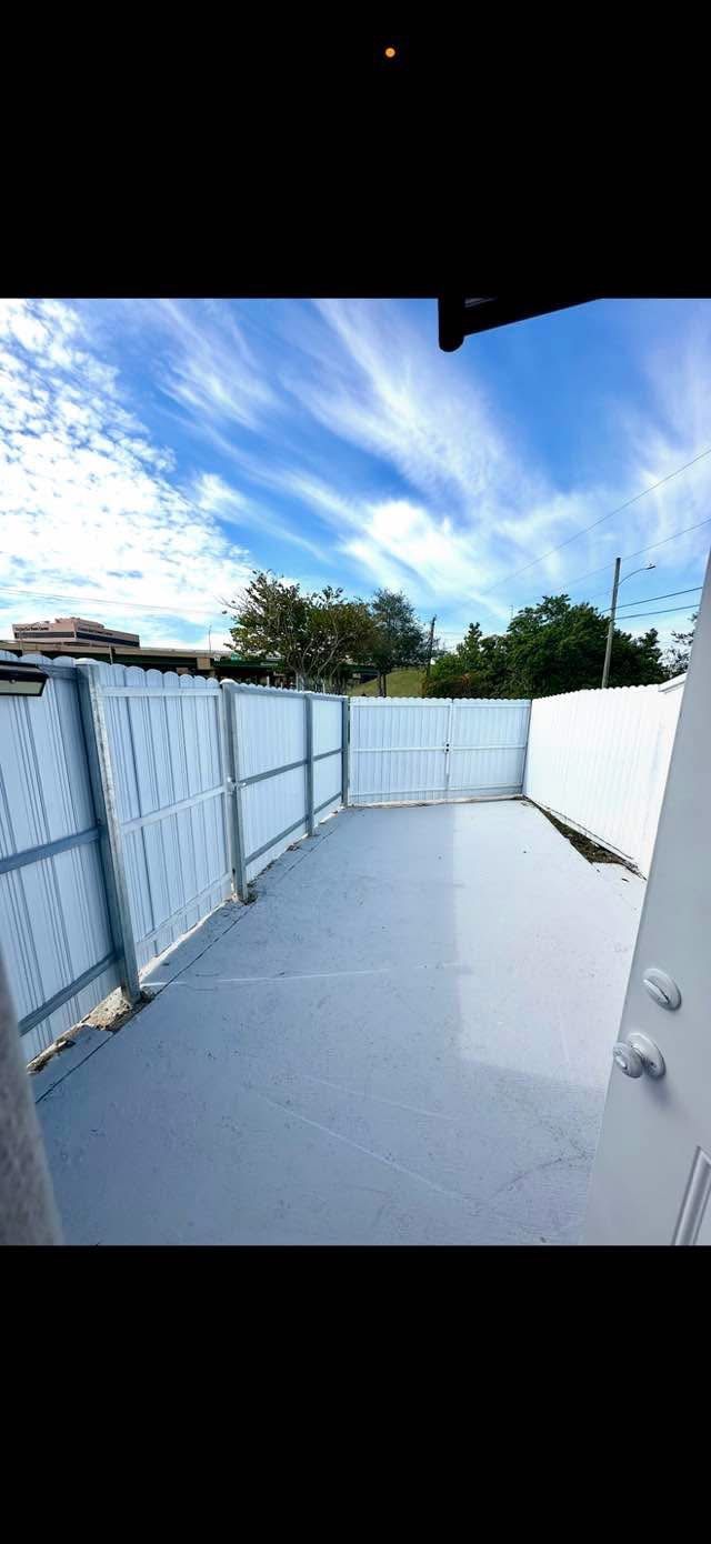 $1000 Onebd