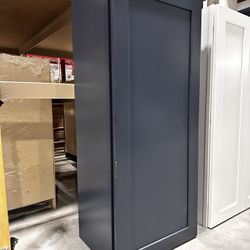 💥IN STOCK CABINETS! 💥TOP QUALITY CABINETS. ALL SIZES, WHITE, BLUE, GRAY💥 $184 FOR ONE  18” Width 42” Height Wall Cabinet in box. Please check the l