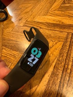Fitbit Charge 6 like new with charger.
