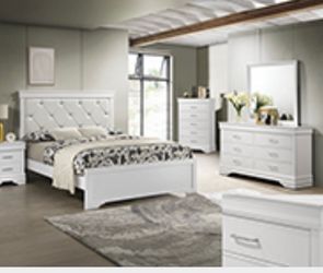 4- Pc Bedroom set Dresser,Mirror  Nightstand (1) Queen size bed frame  Not including Mattress and Box Sp