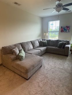 Like New 3 Piece Sectional