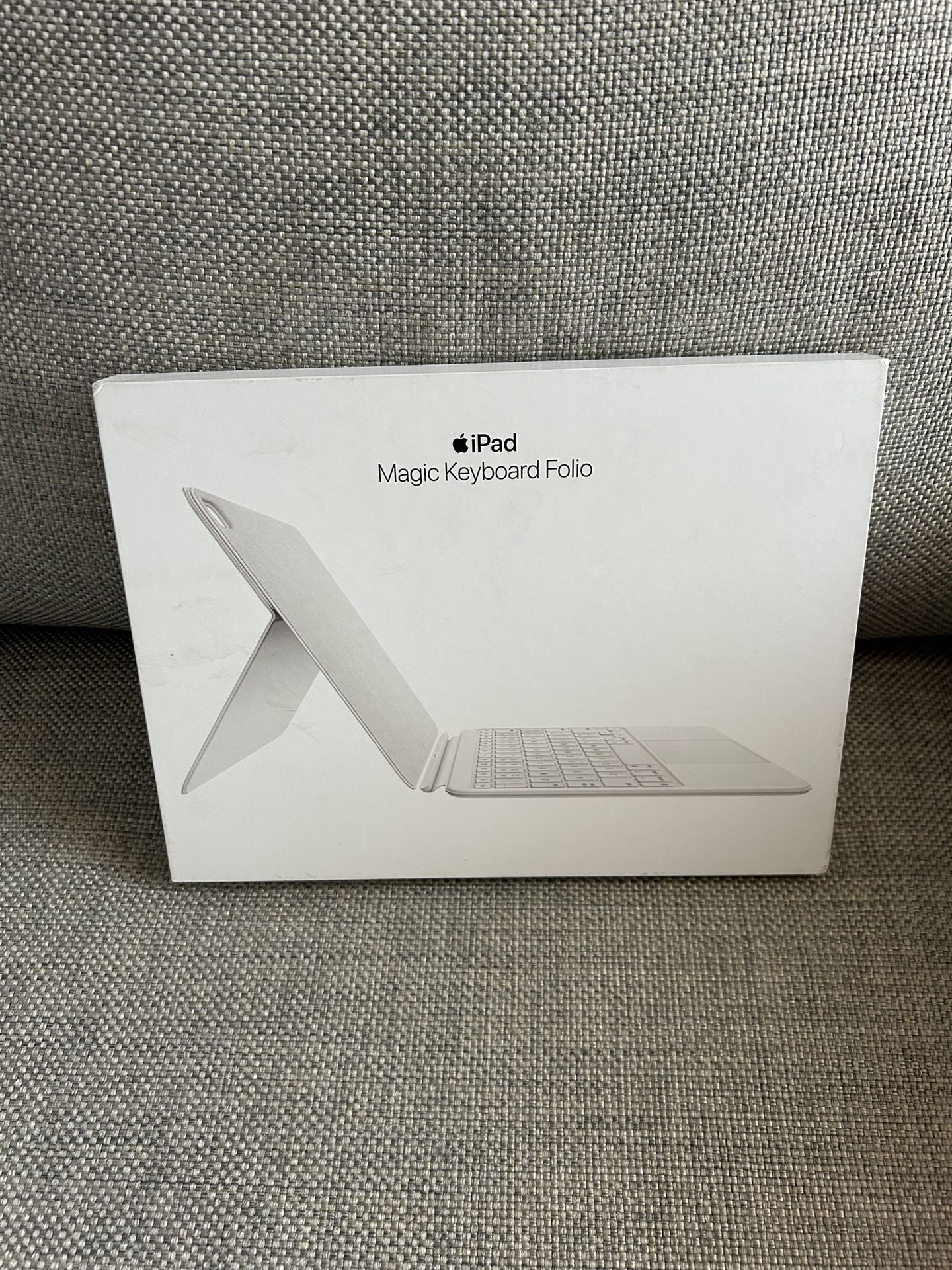 Apple 10th Gen iPad Magic keyboard