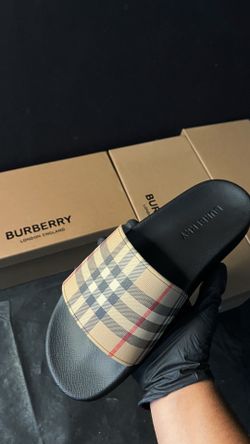 B*rberry Slides